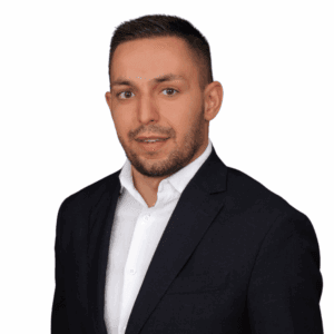 Джунейт Узунов