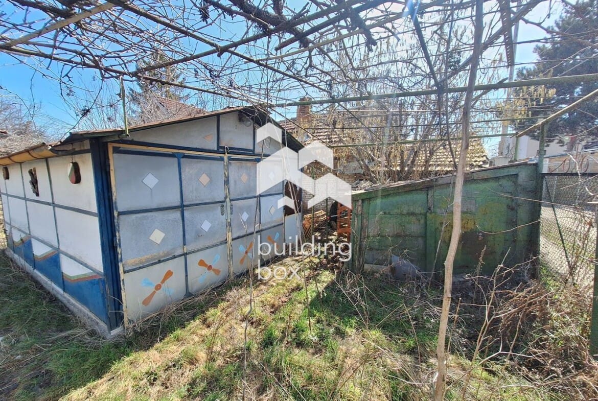 Къща за ремонт в Абдовица - 0