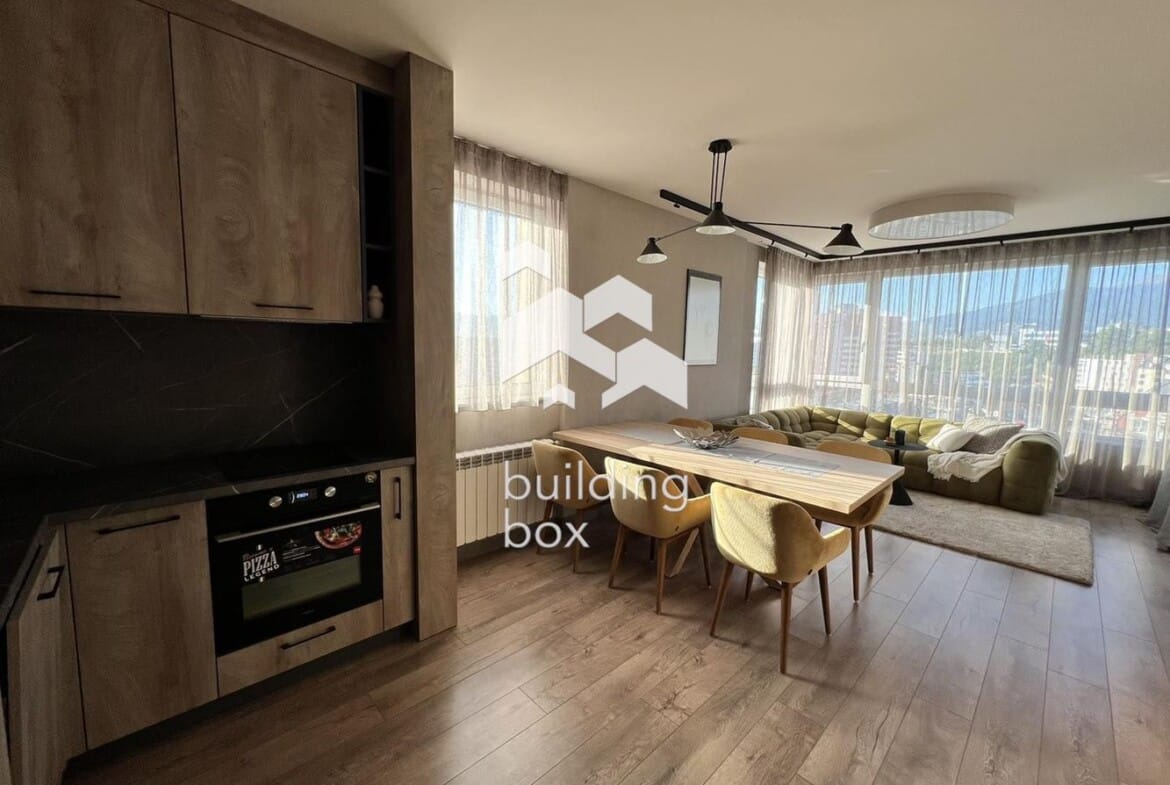 Продава 4-стаен - 0