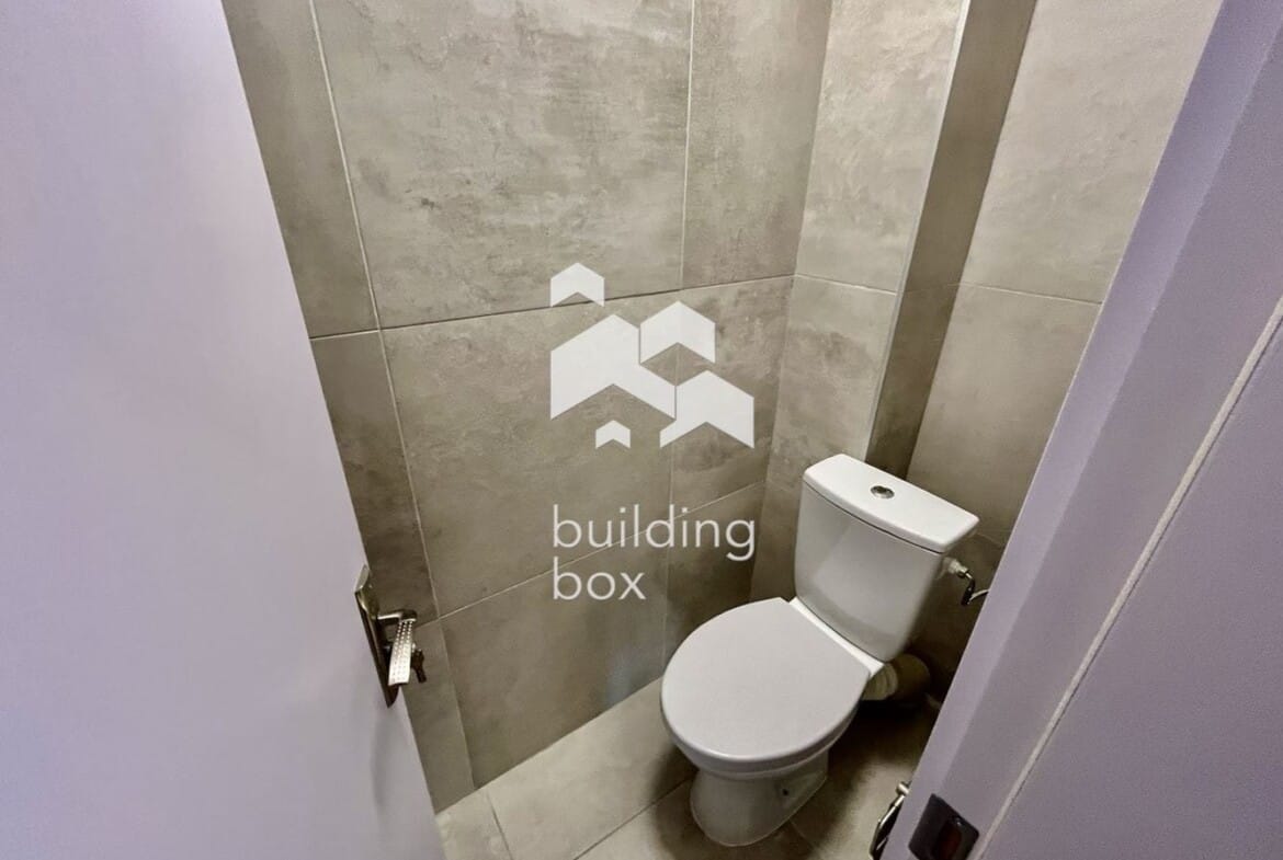 Нов офис в представителна сграда - 0