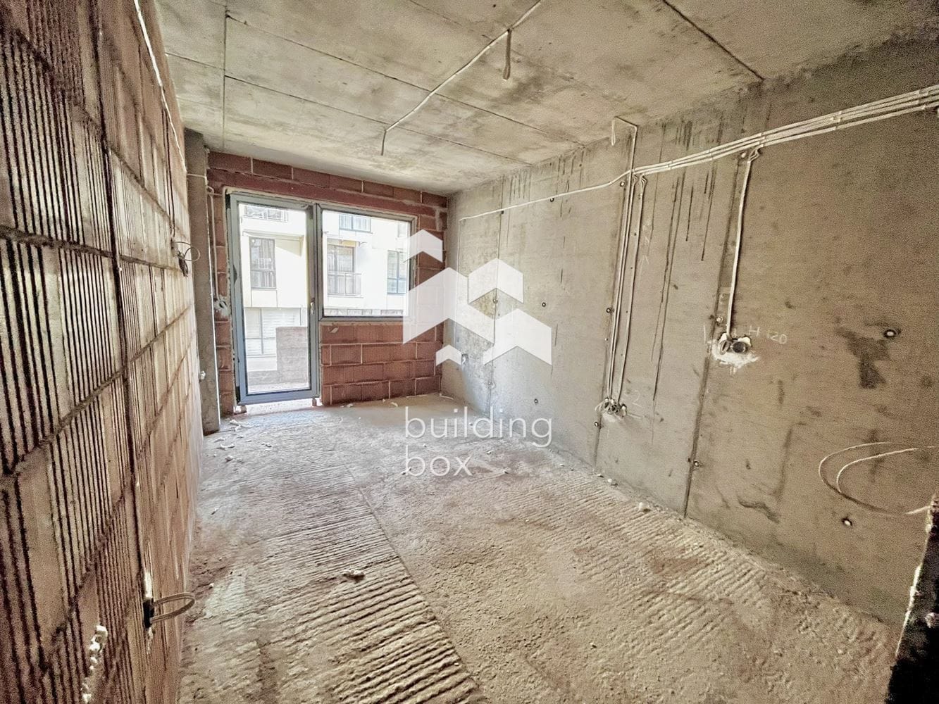 Двустаен апартамент до Гребна База - 0