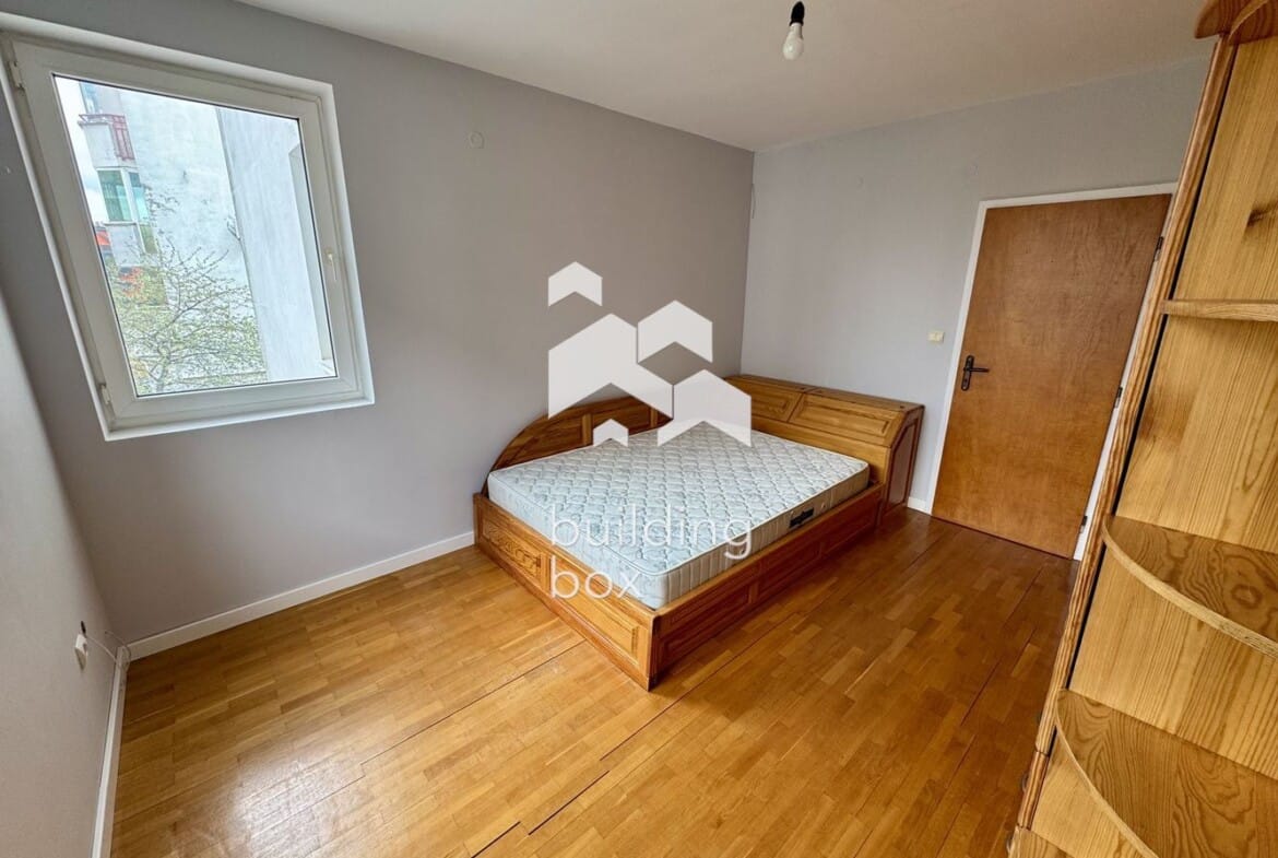 Просторен, необзаведен апартамент на предпочитана локация - 0