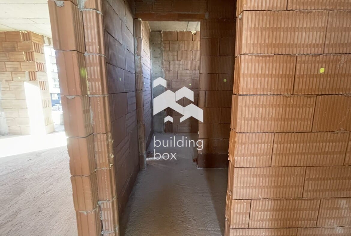 Слънчев тристаен апартамент в Малинова долина - 0