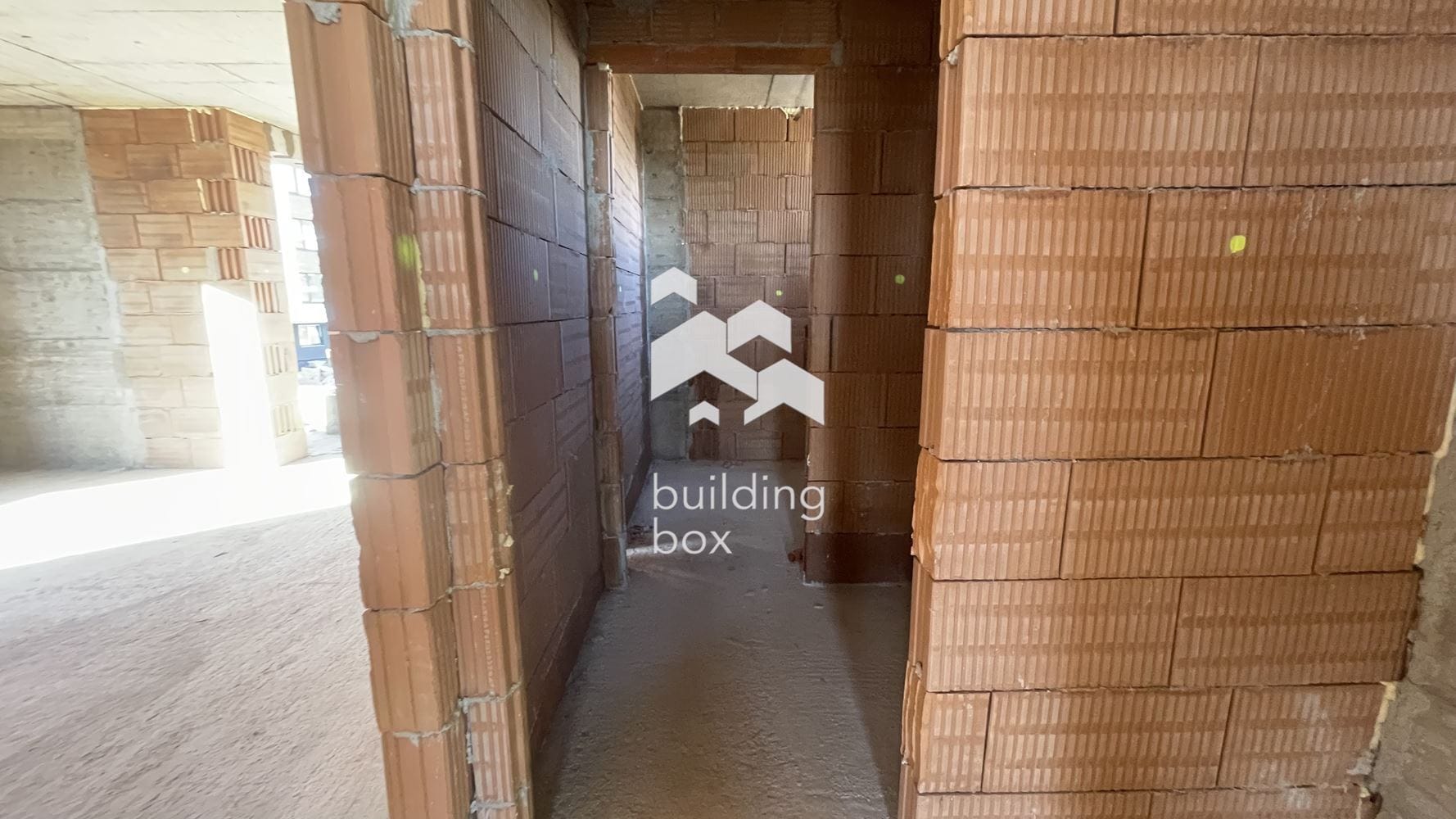 Слънчев тристаен апартамент в Малинова долина - 0