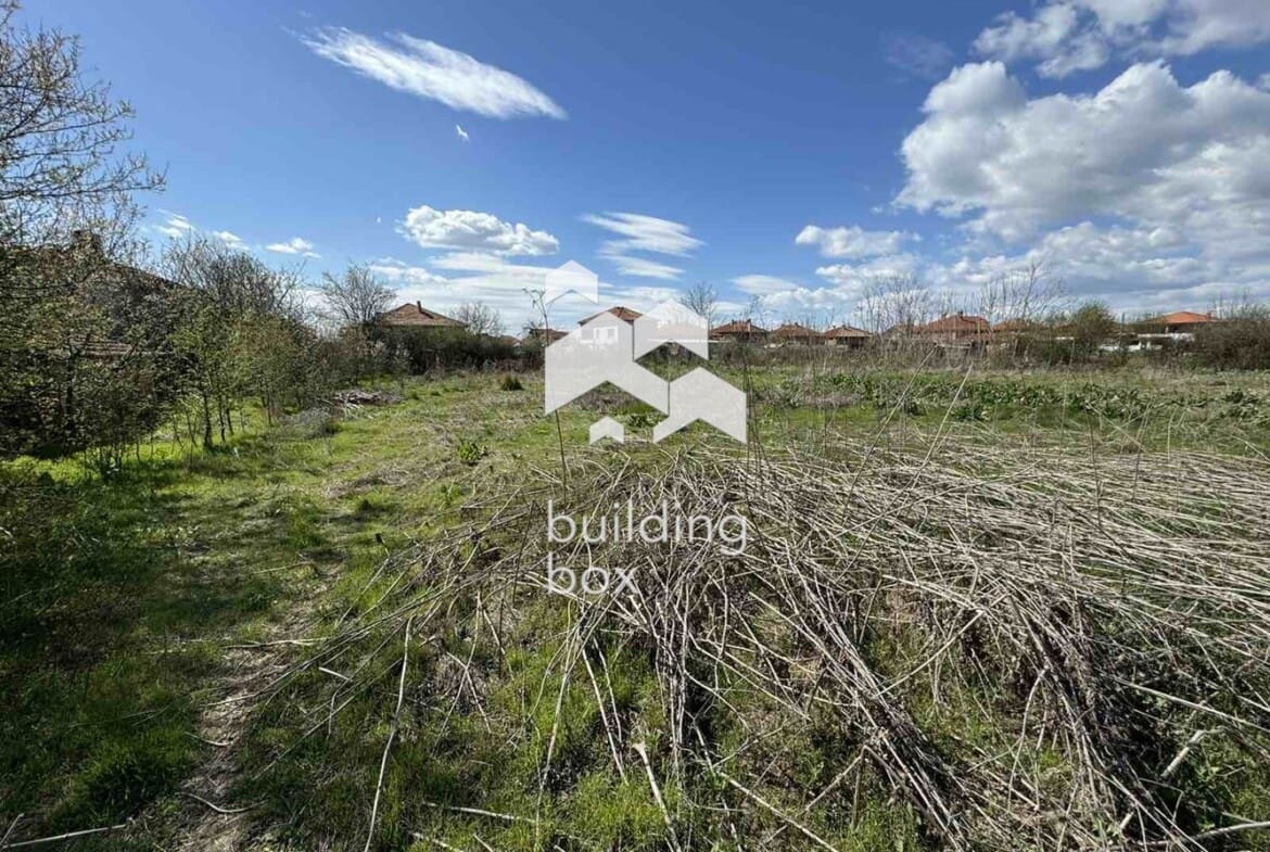 УПИ с постройка - с. Маноле - 0