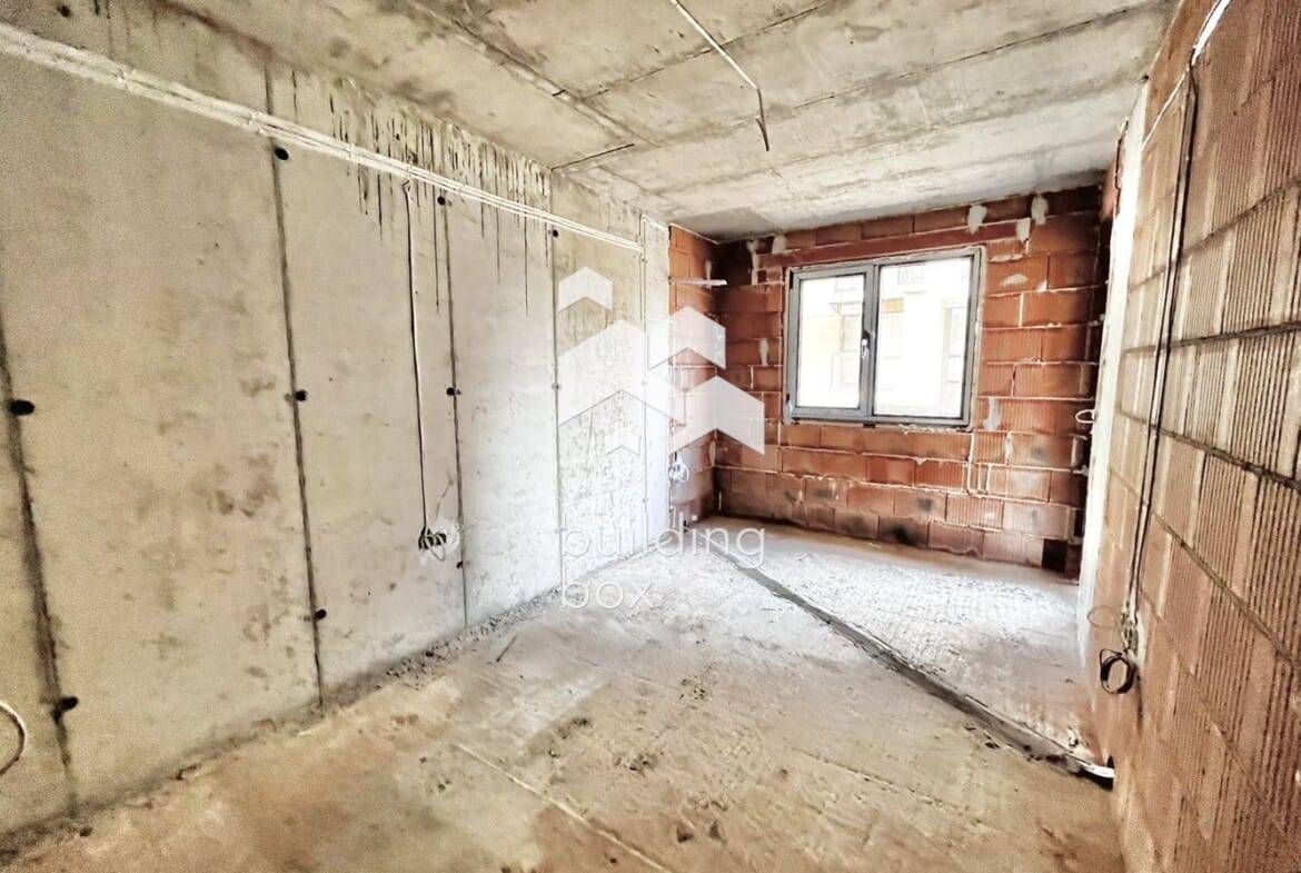 Тристаен апартамент - кв. Христо Смирненски - 0