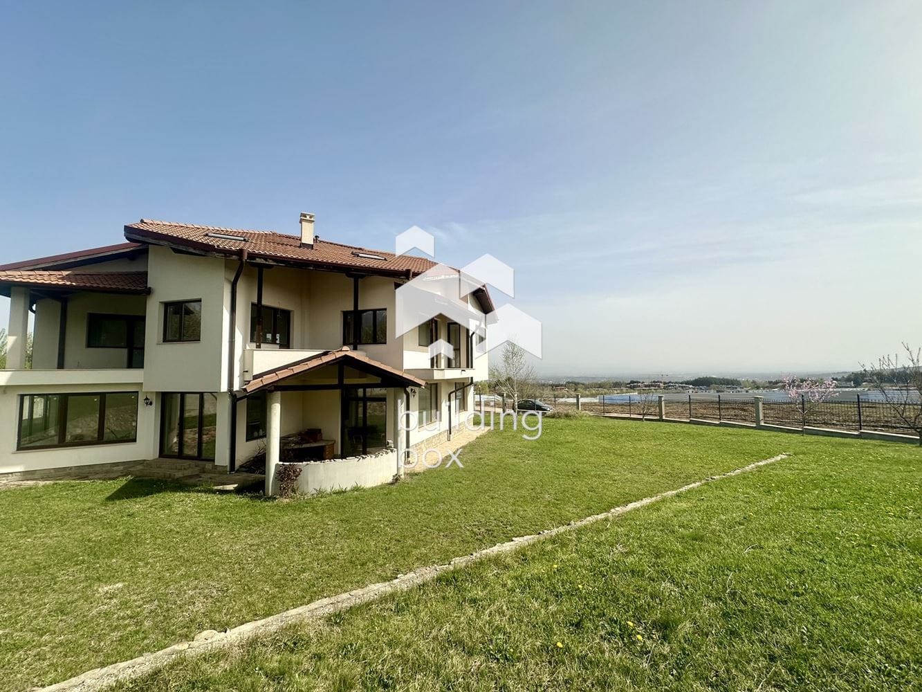 Къща в м.т. Камбаните - 0