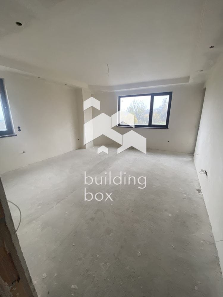 Къща в м.т. Камбаните - 0