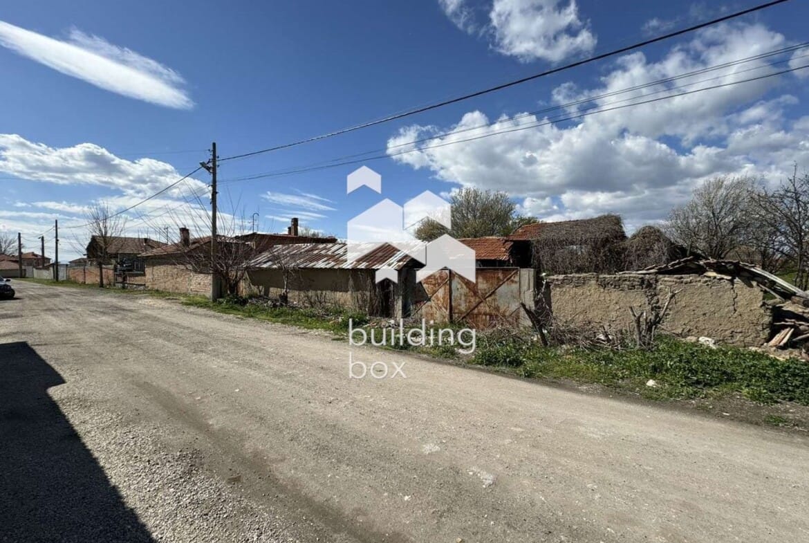 УПИ с постройка - с. Маноле - 0