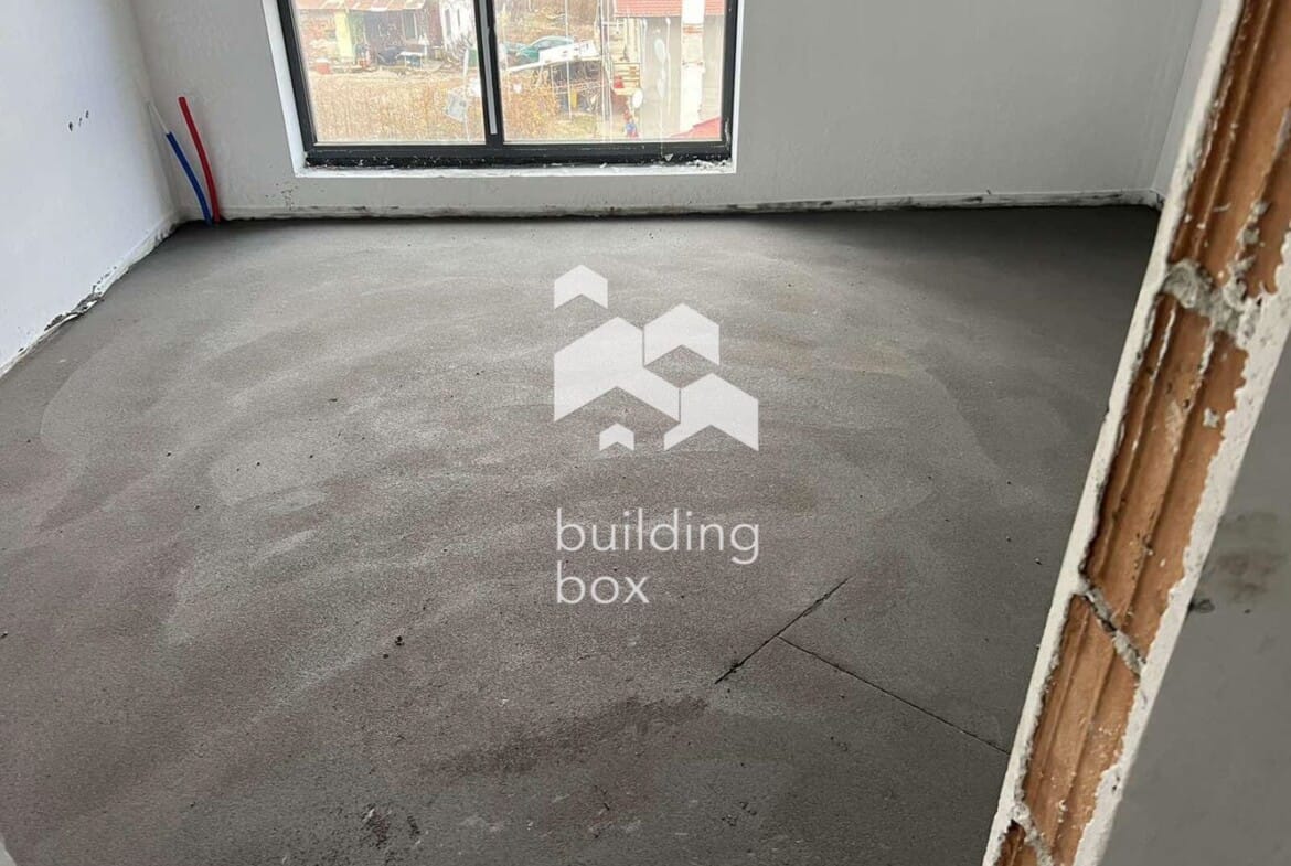 Тристаен апартамент в ж.к. Кръстова Вада - 0