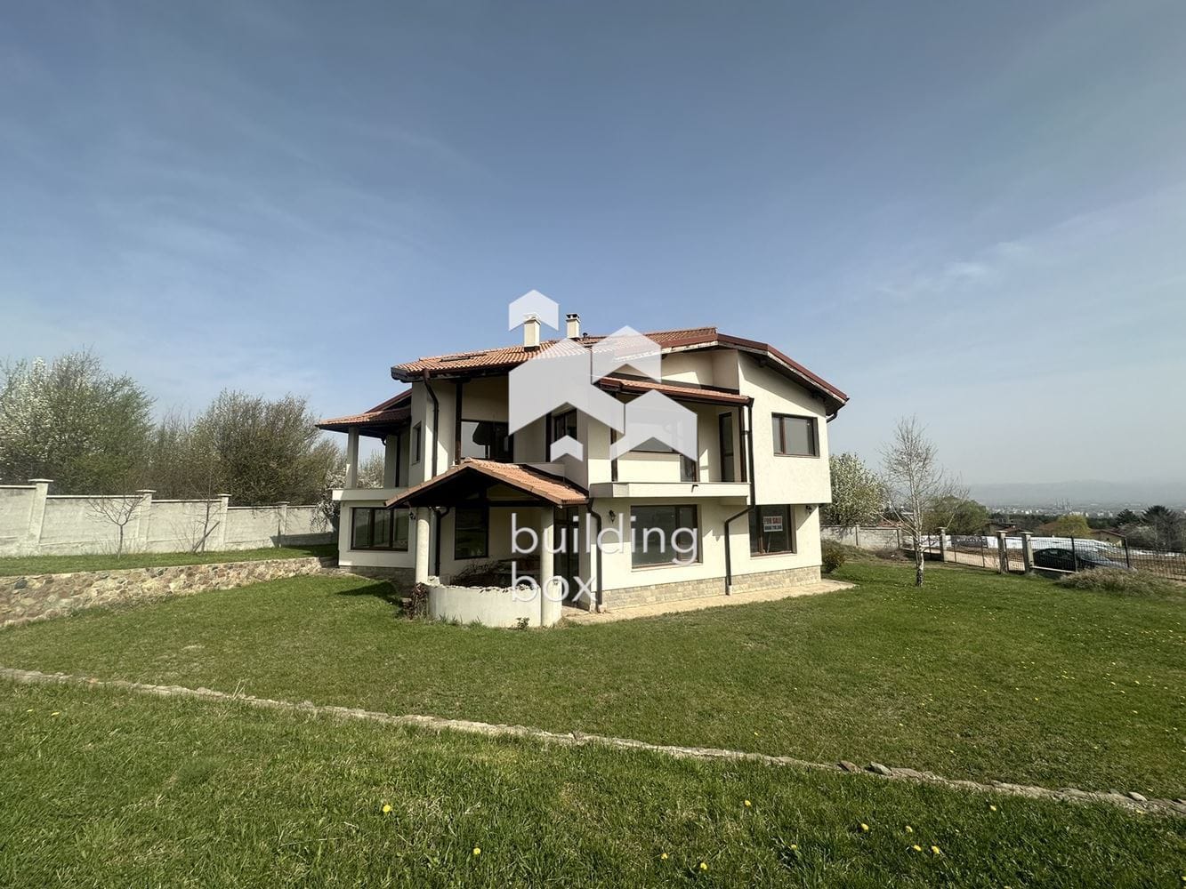 Къща в м.т. Камбаните - 0