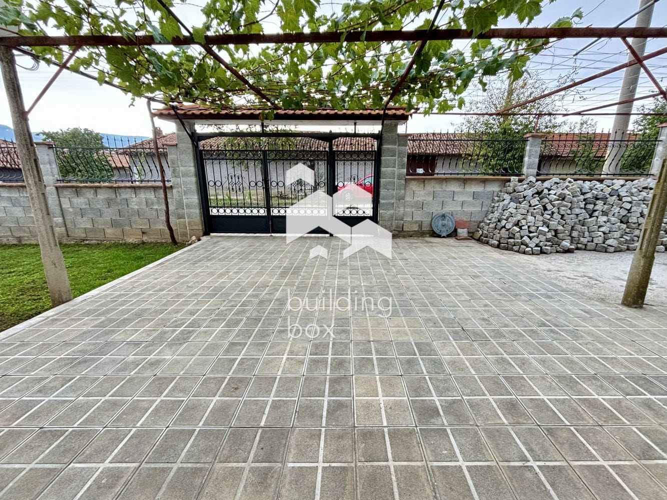 Имот за ценители на 15 мин. от Шумен - 0