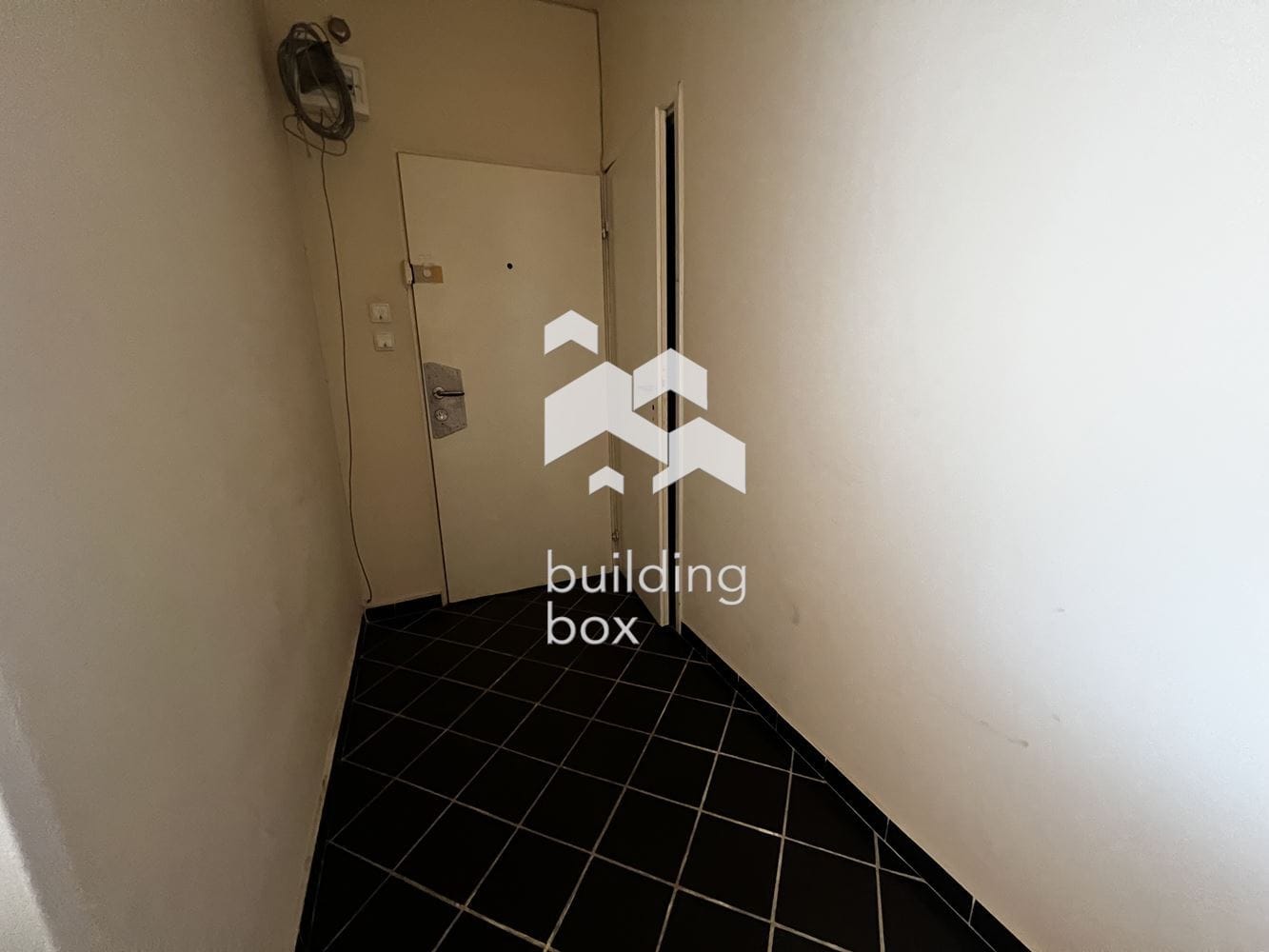 Тристаен в Сухата река - 0