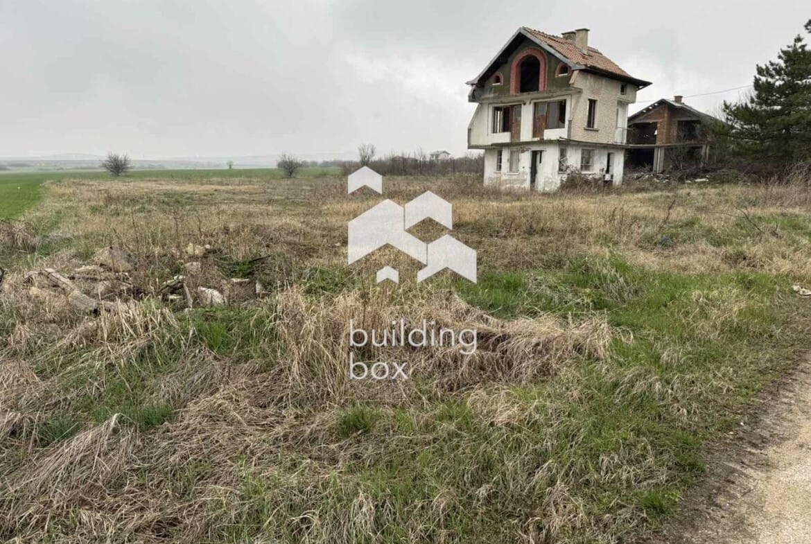 Парцел за жилищно застрояване и ФЕЦ - с. Сбор - 0