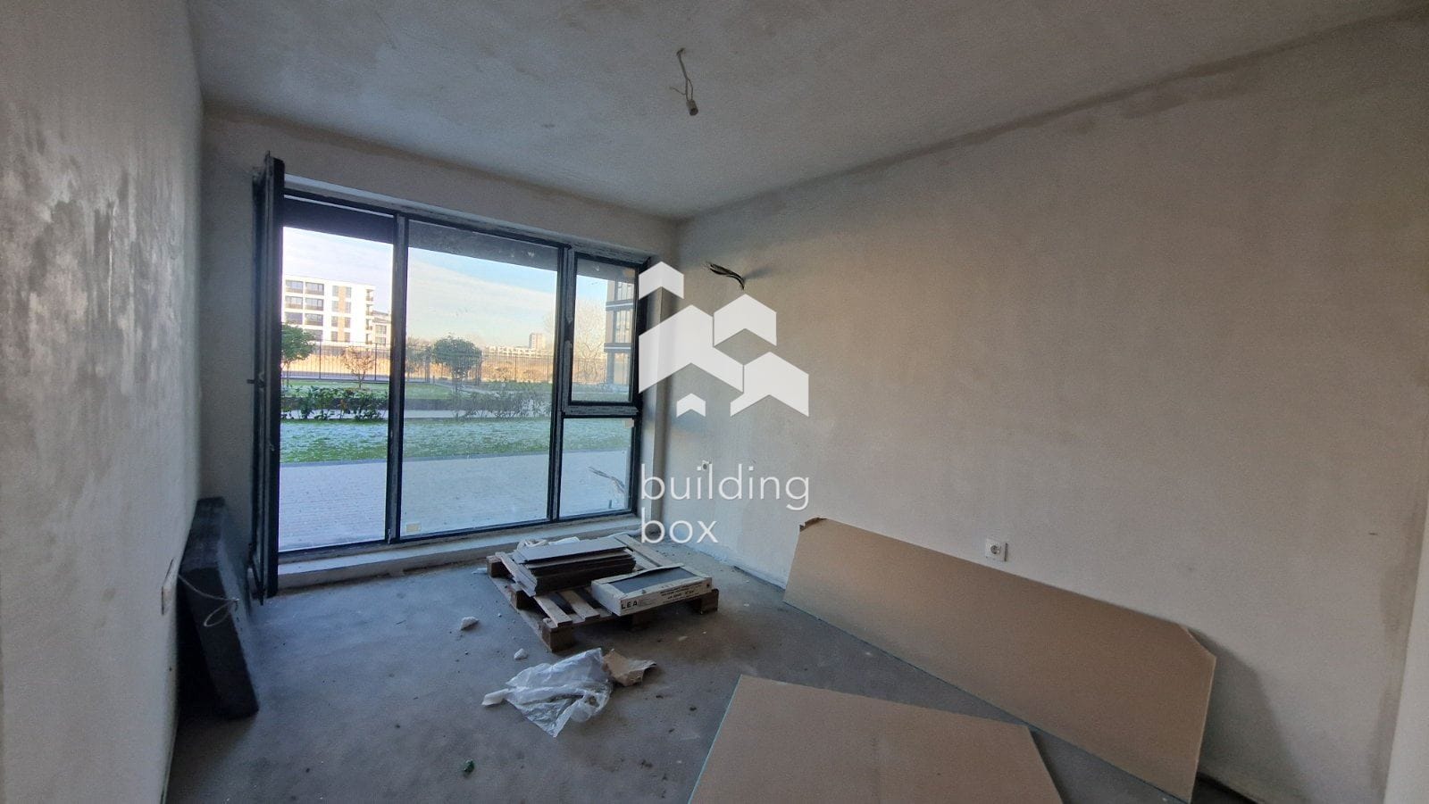 С АКТ 16! Двустаен апартамент с двор - кв. Христо Смирненски - 0