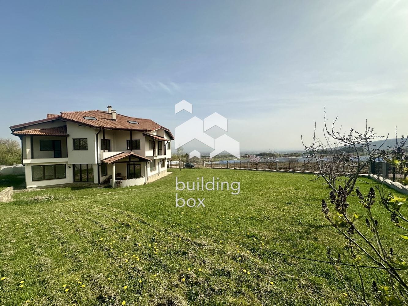 Къща в м.т. Камбаните - 0