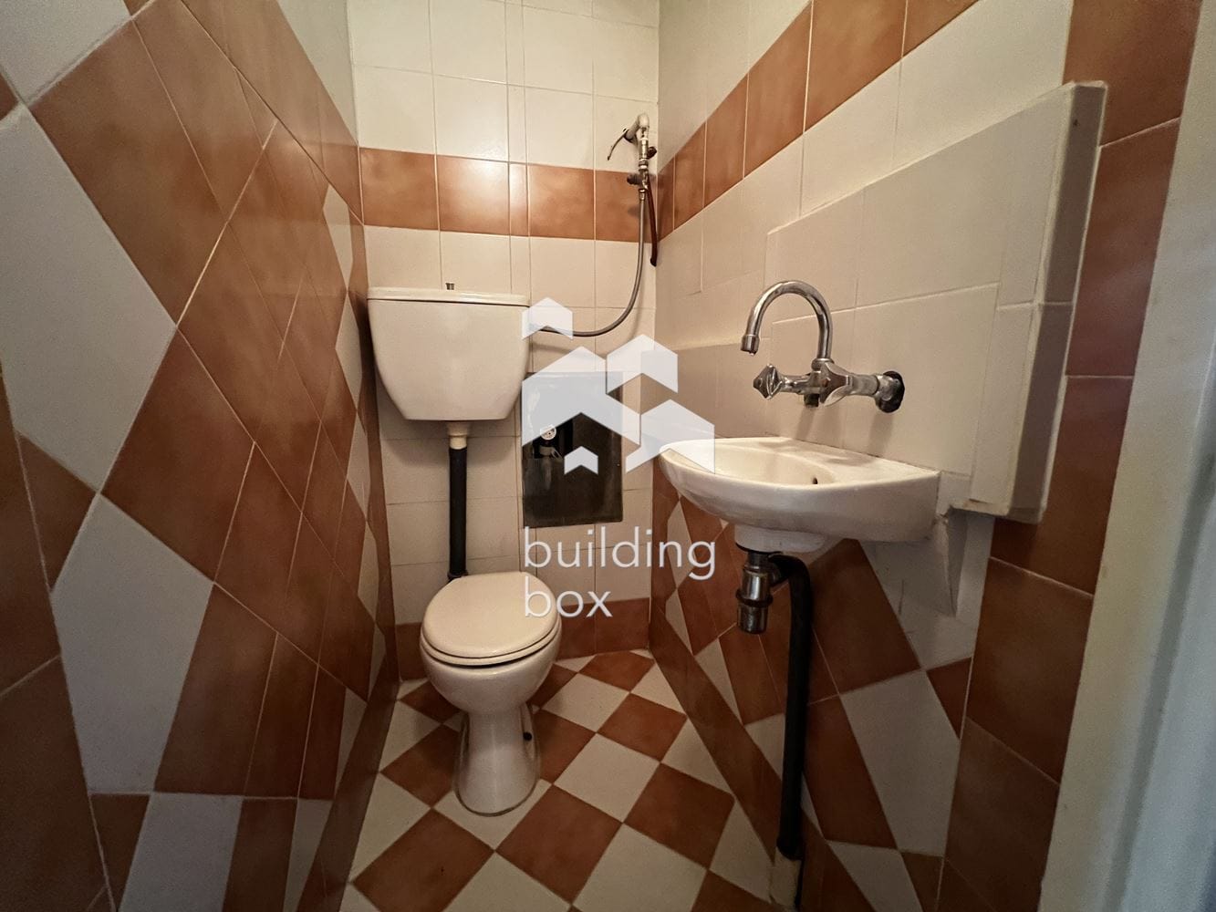 Тристаен в Сухата река - 0