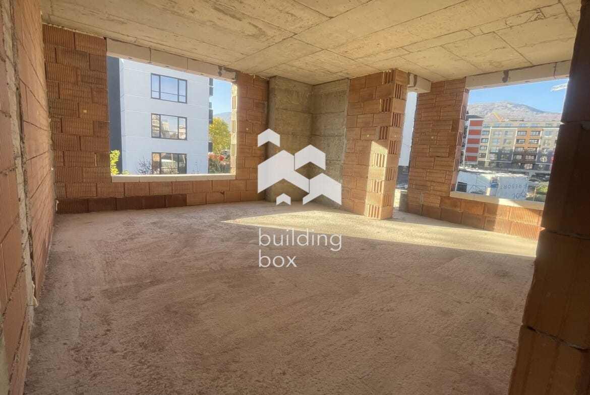 Слънчев тристаен апартамент в Малинова долина - 0