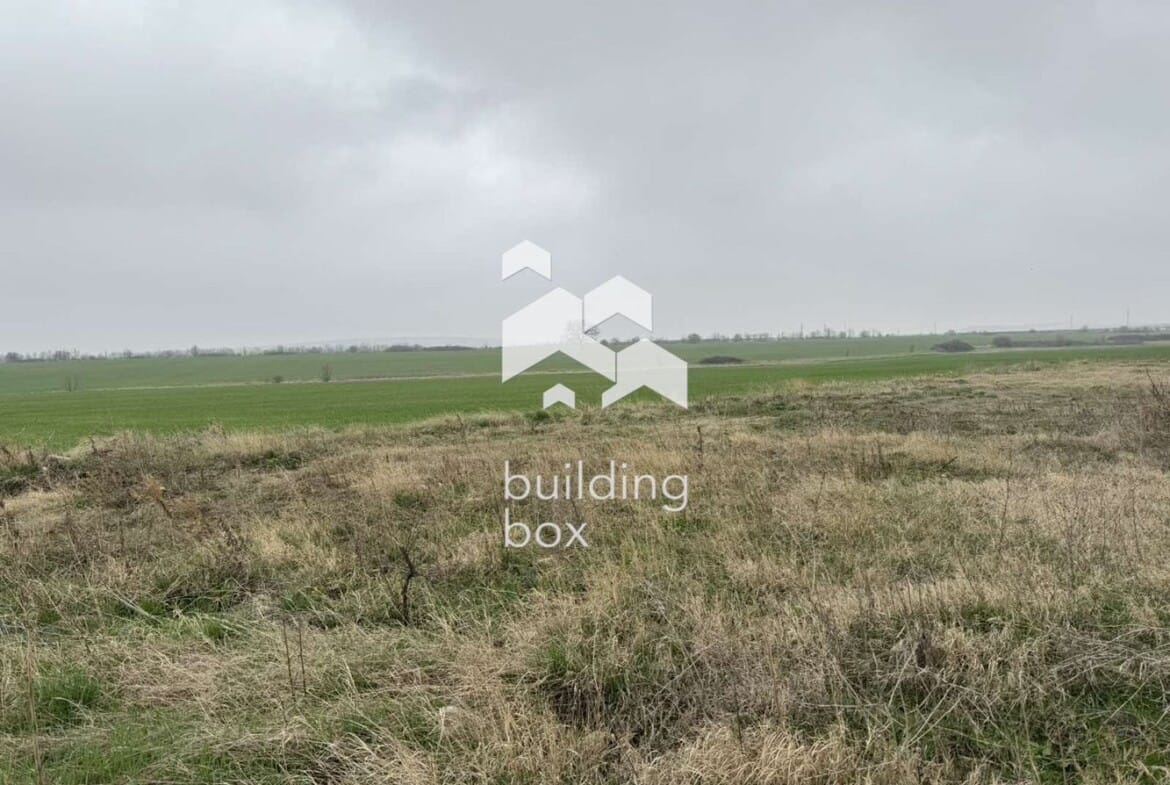 Парцел за жилищно застрояване и ФЕЦ - с. Сбор - 0