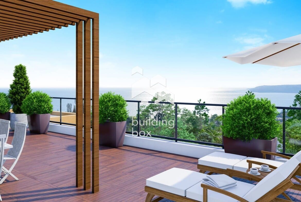 Тристаен апартамент в затворен комплекс в парк с морска панорама - 0