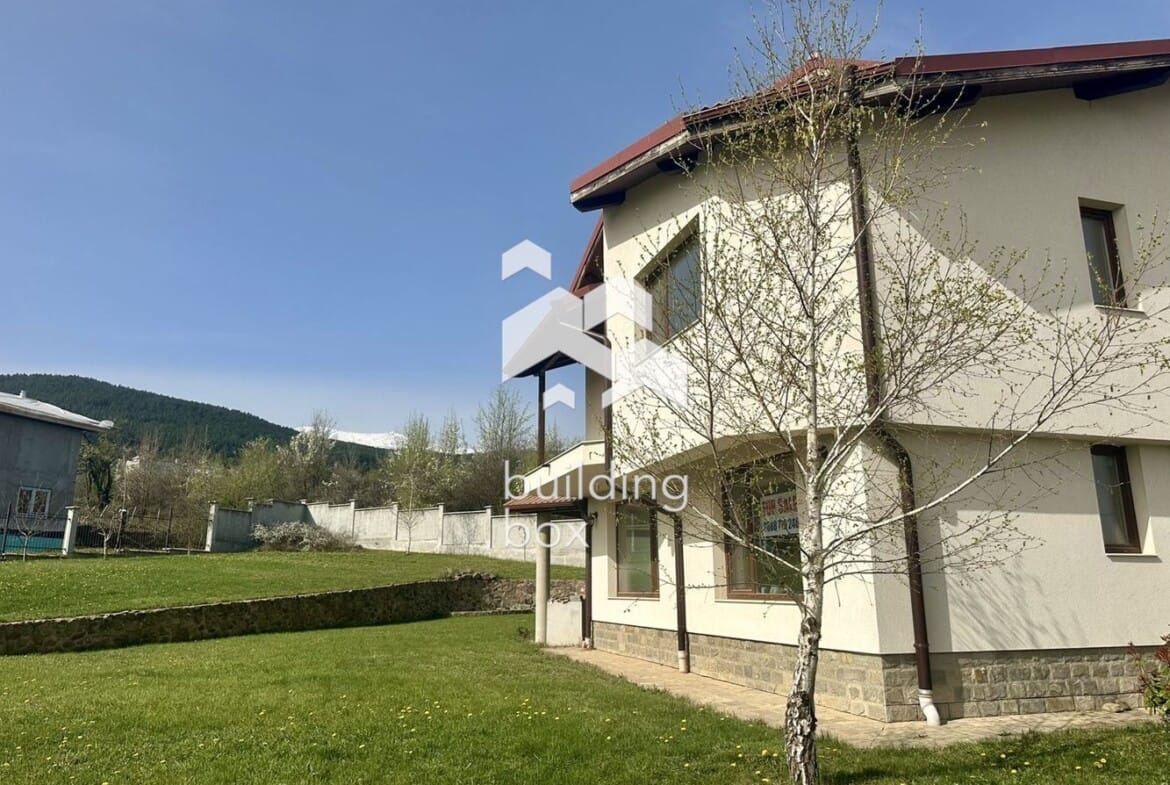 Къща в м.т. Камбаните - 0