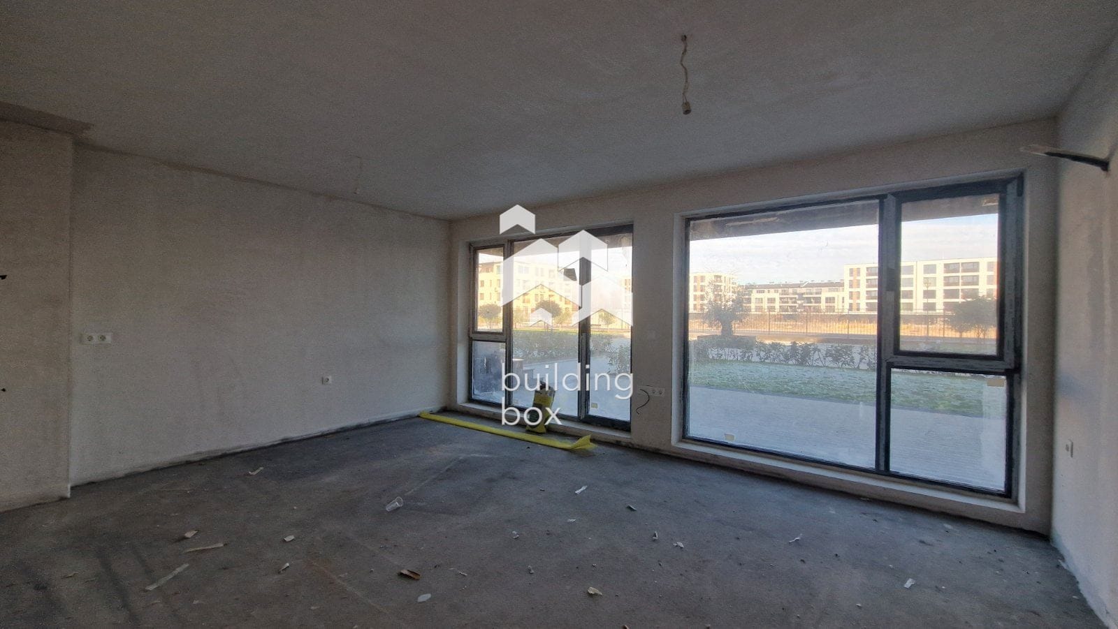 С АКТ 16! Двустаен апартамент с двор - кв. Христо Смирненски - 0