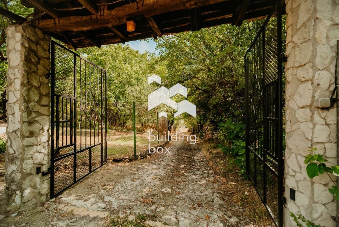 Имот за ценители в с.Аврен - 0