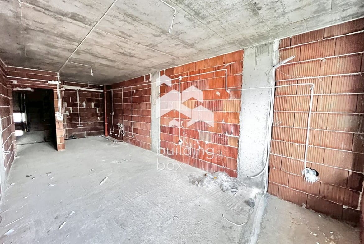 Двустаен апартамент до Гребна База - 0