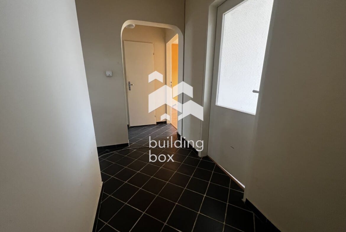 Тристаен в Сухата река - 0