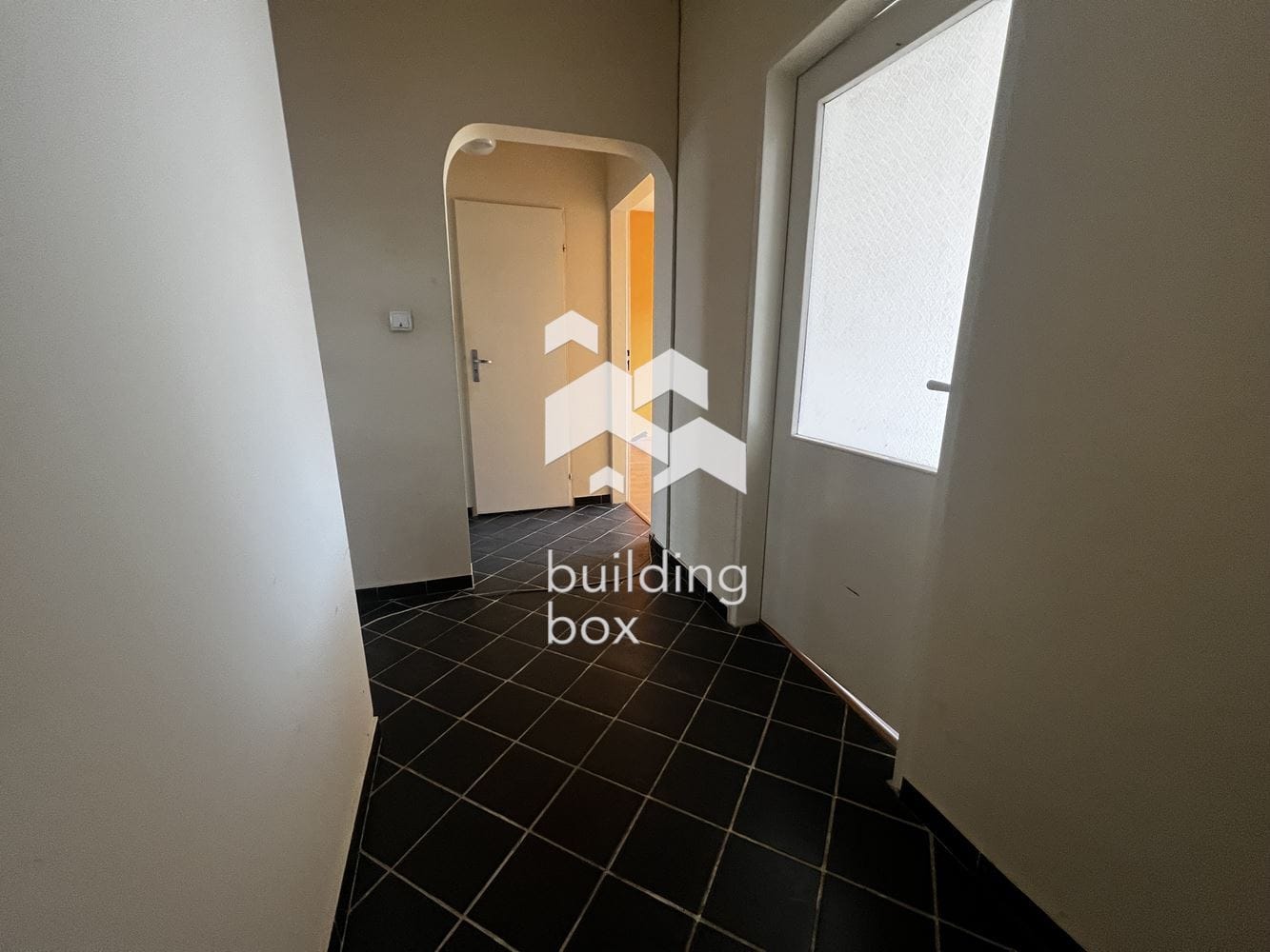 Тристаен в Сухата река - 0