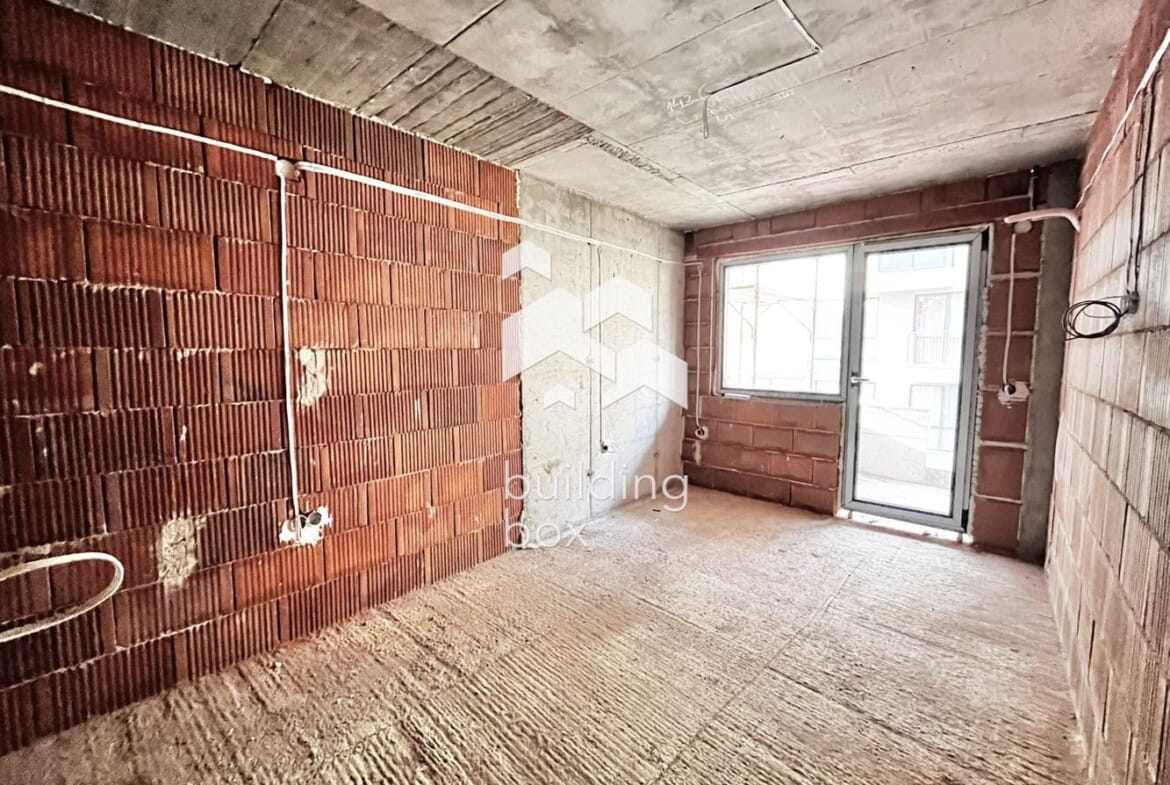 Тристаен апартамент - кв. Христо Смирненски - 0