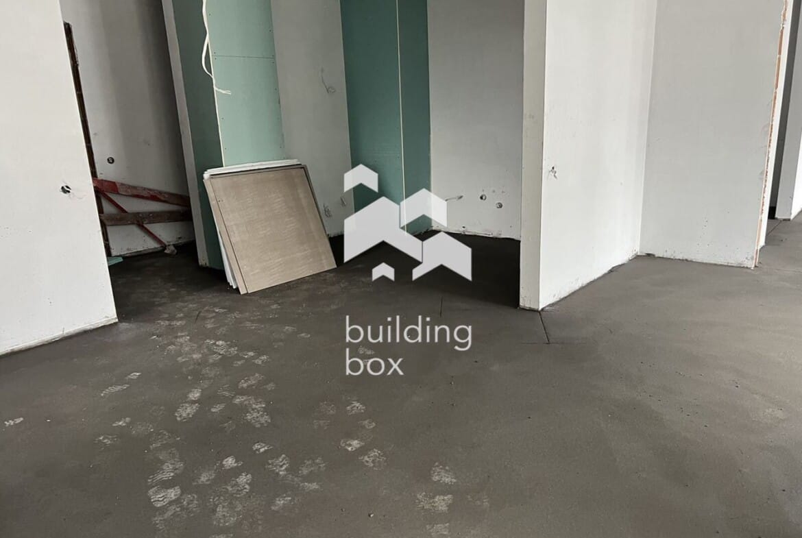 Тристаен апартамент в ж.к. Кръстова Вада - 0