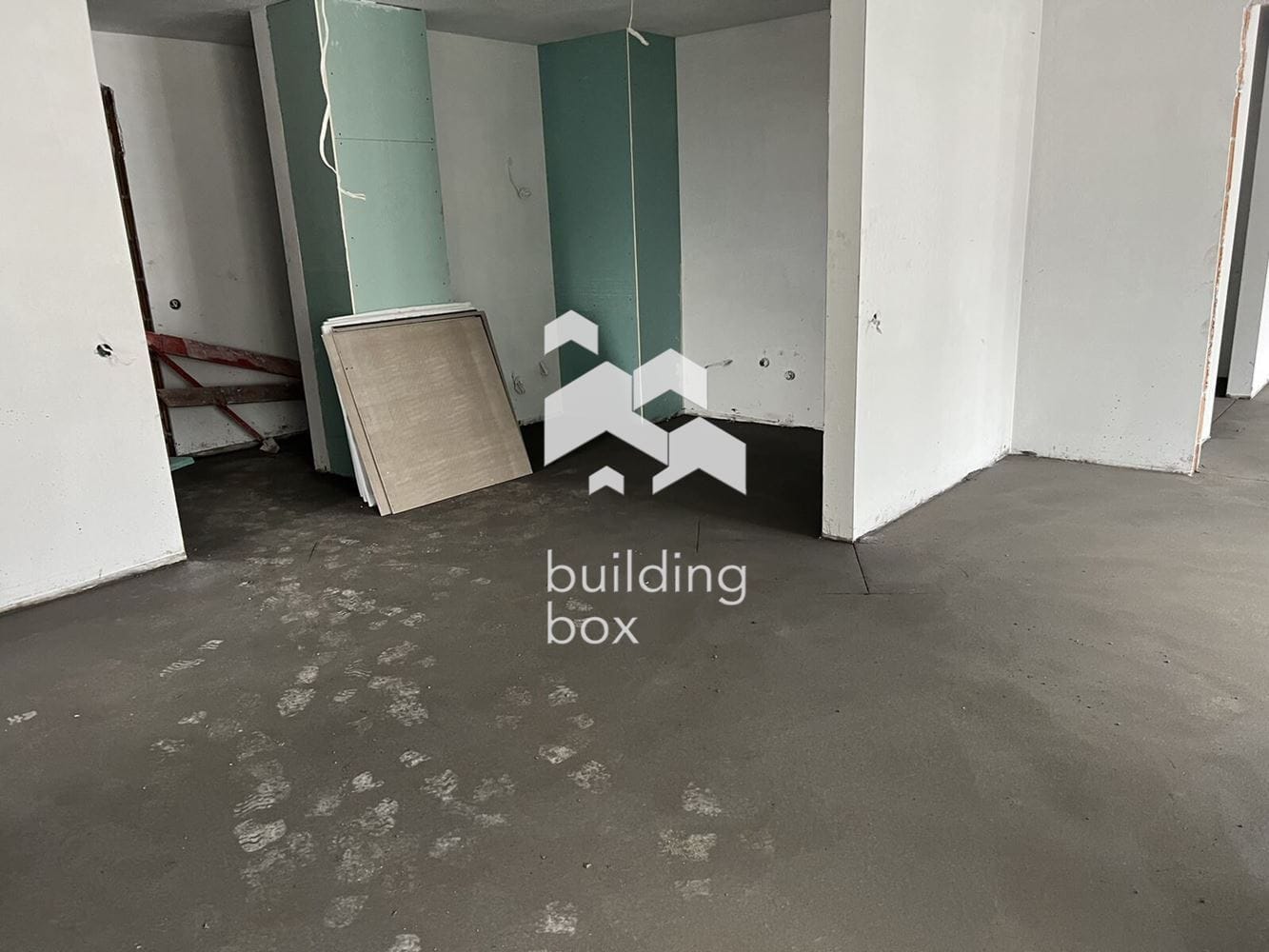 Тристаен апартамент в ж.к. Кръстова Вада - 0