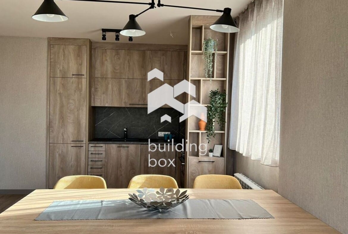 Продава 4-стаен - 0