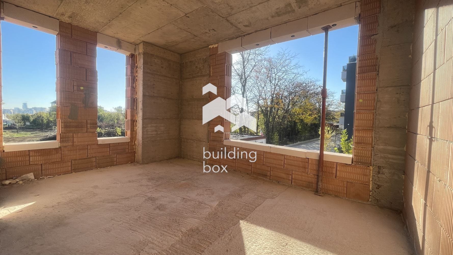 Слънчев тристаен апартамент в Малинова долина - 0