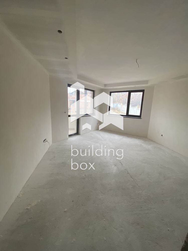 Къща в м.т. Камбаните - 0