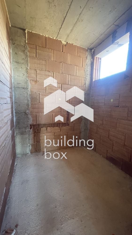 Слънчев тристаен апартамент в Малинова долина - 0