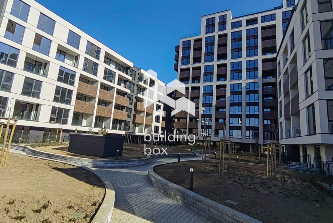 Четиристаен апартамент в ж.к. Кръстова Вада - 0