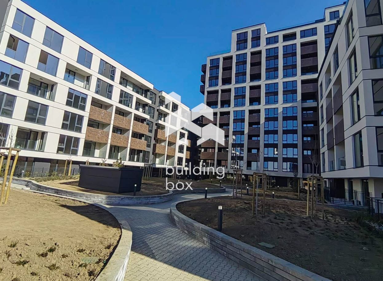 Четиристаен апартамент в ж.к. Кръстова Вада - 0