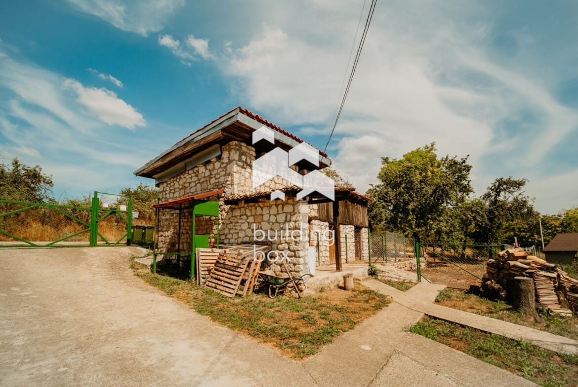 Имот за ценители в с.Аврен - 0