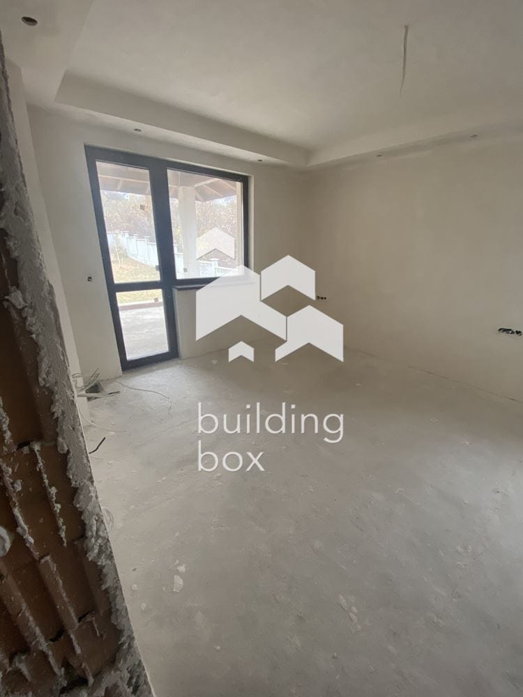 Къща в м.т. Камбаните - 0