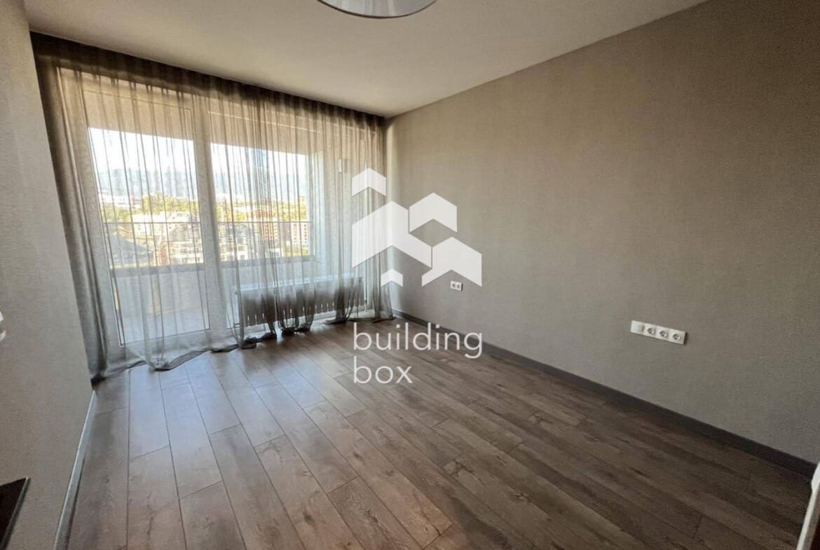 Продава 4-стаен - 0