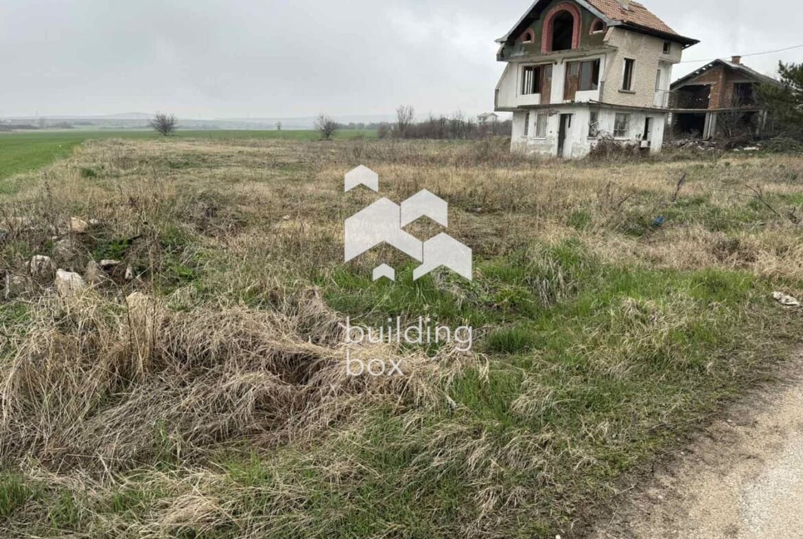 Парцел за жилищно застрояване и ФЕЦ - с. Сбор - 0