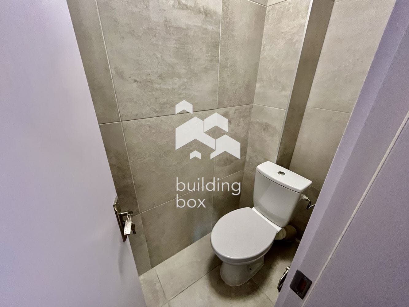 Чисто нов офис в представителна офис сграда. - 0