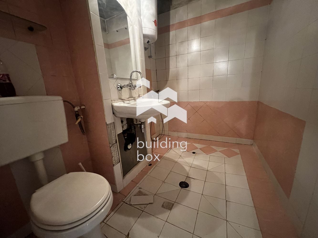 Тристаен в Сухата река - 0