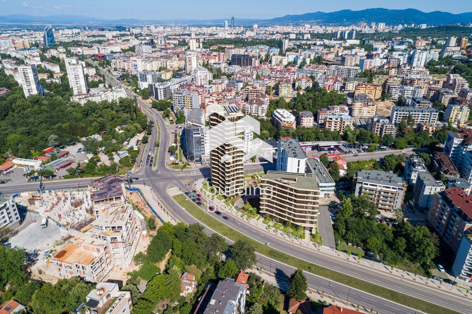 Тристаен апартамент срещу Ловен парк в кв. Витоша