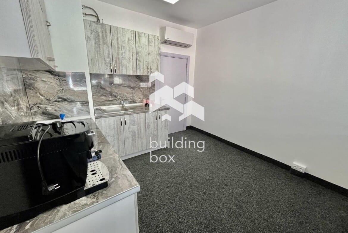 Нов офис в представителна сграда - 0