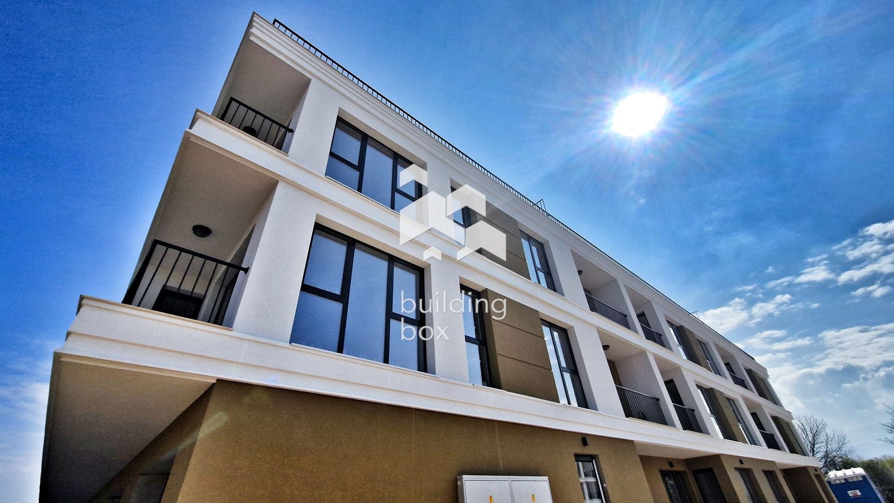 Тристаен апартамент с голяма тераса с АКТ 16 - 0