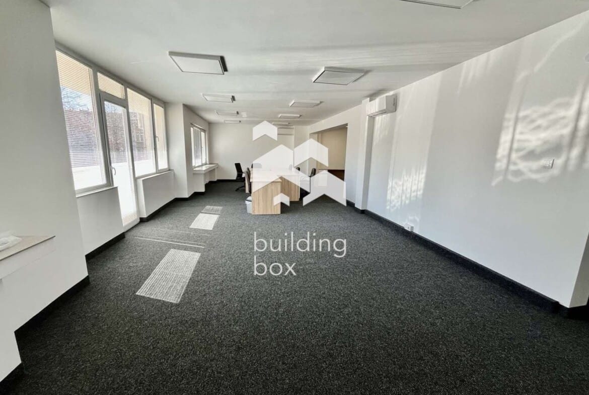 Нов офис в представителна сграда - 0