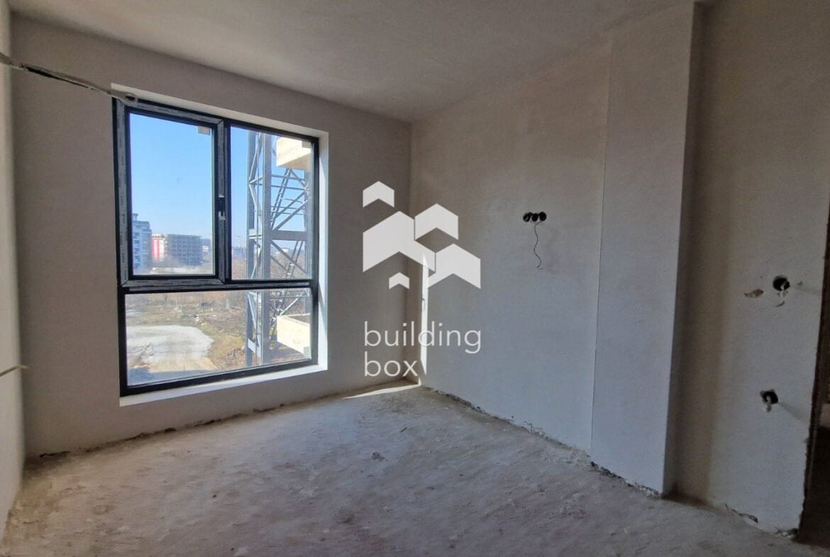 Тристаен апартамент - кв. Христо Смирненски - 0